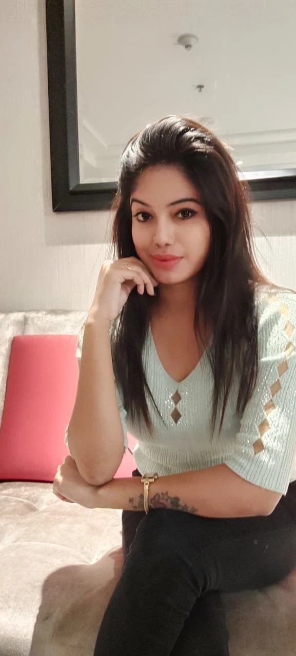 Puja Independent Cam Service – Indian escort in Mumbai — 2 / 4