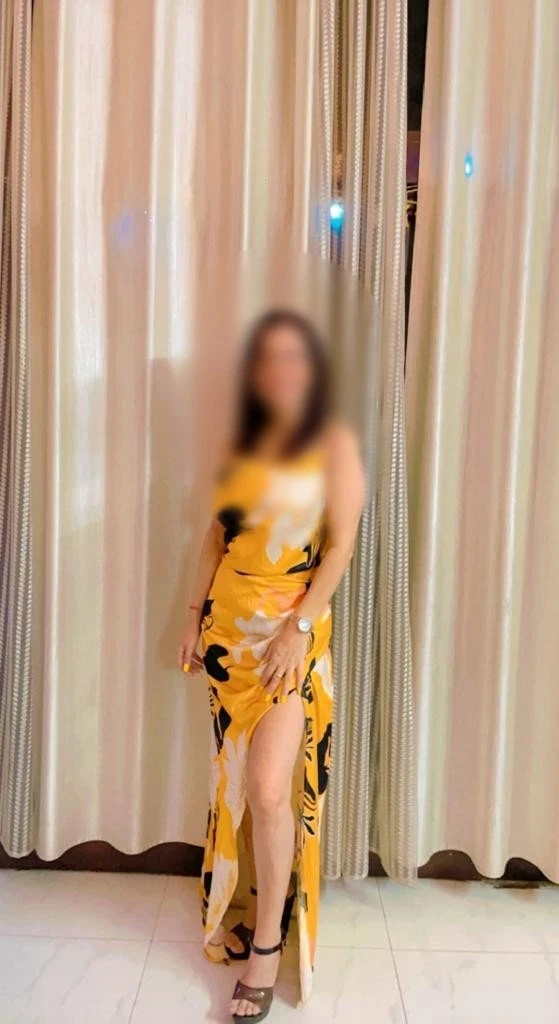 Ragini Sharma – Indian escort in New Delhi — 5 / 7
