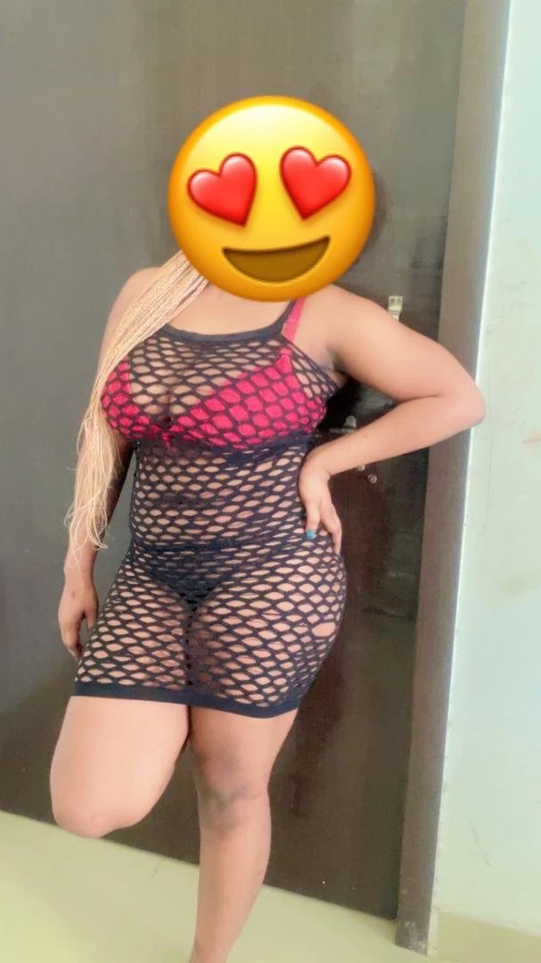Nicole – South African escort in Pune — 3 / 4