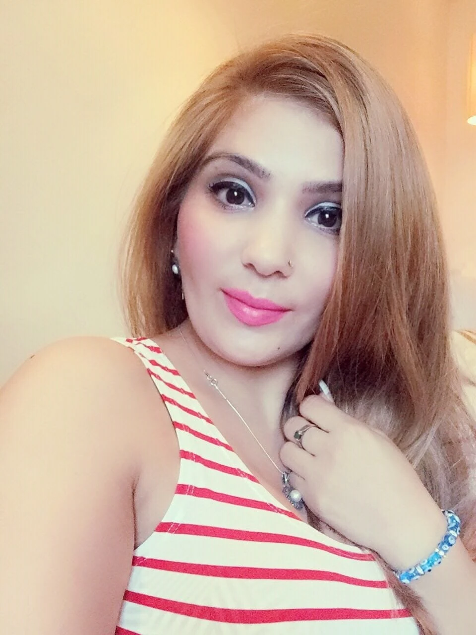 Rosy Malkova – Afghan escort in Kolkata — 2 / 5