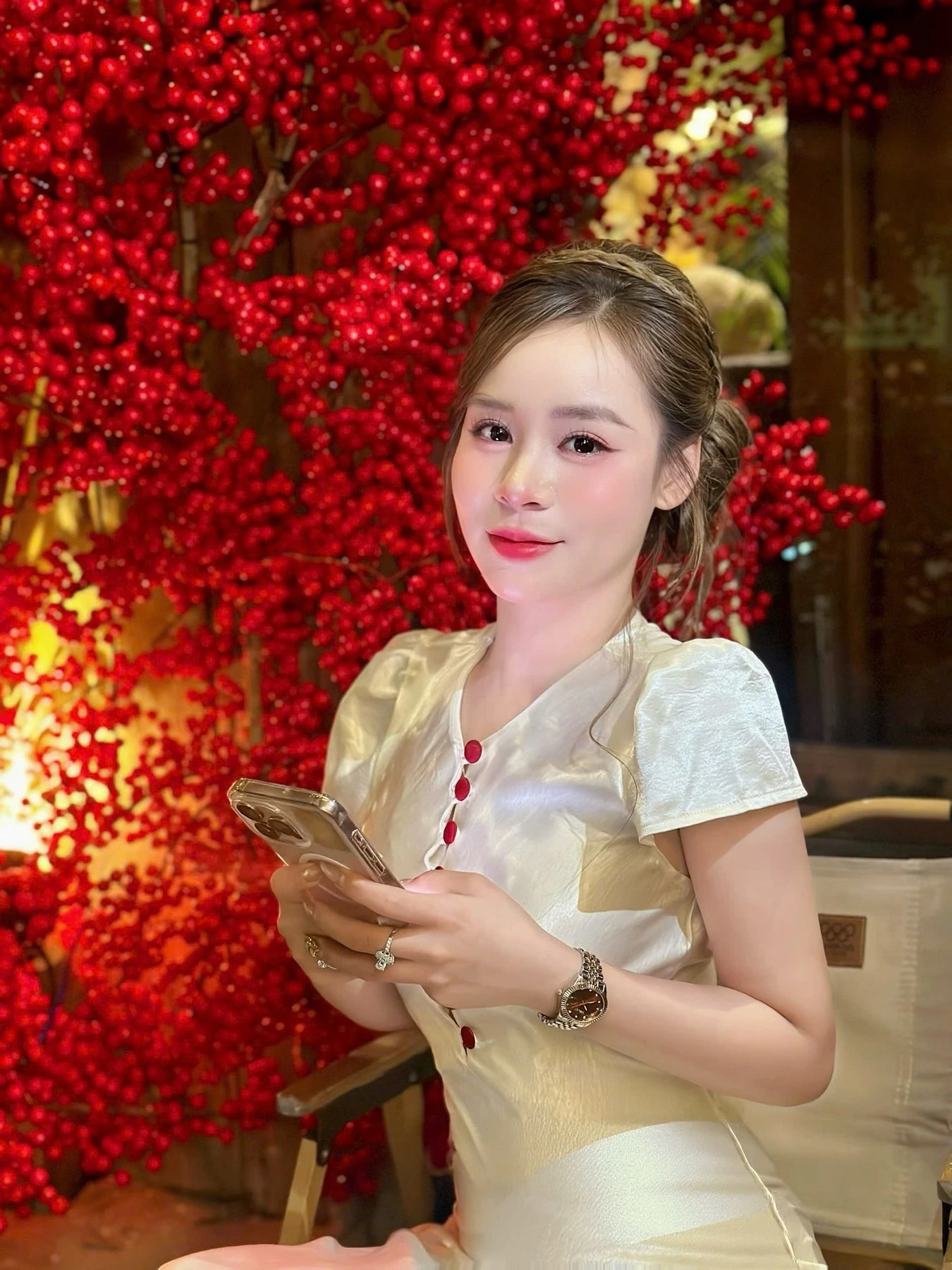 Suri – Vietnamese escort agency in Ho Chi Minh City — 21 / 24
