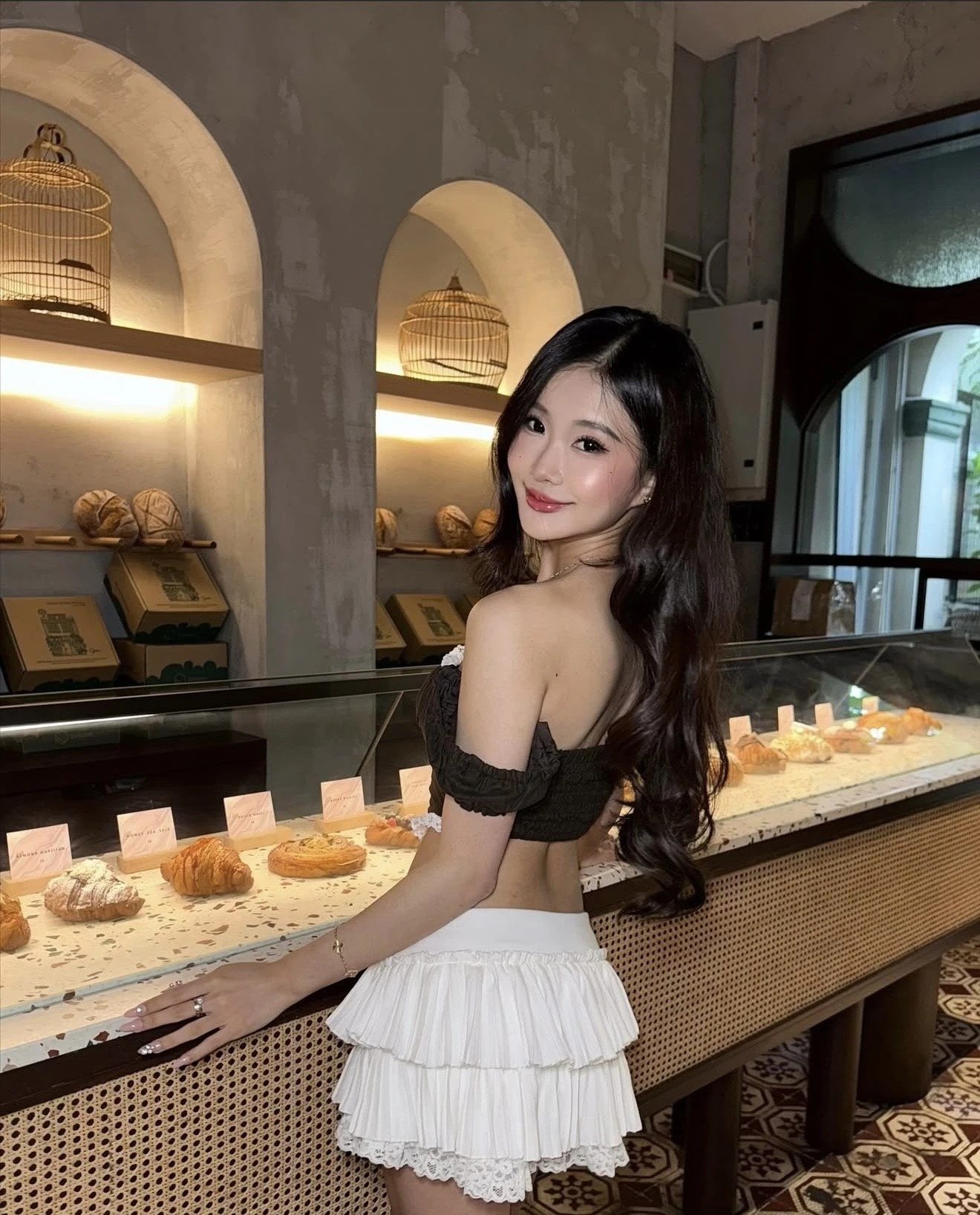 Charlotte in 🇭🇰 – Indonesian escort in Hong Kong — 8 / 10