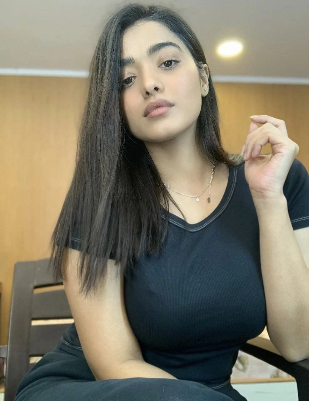 Shruti – Indian escort in Mumbai — 1 / 3