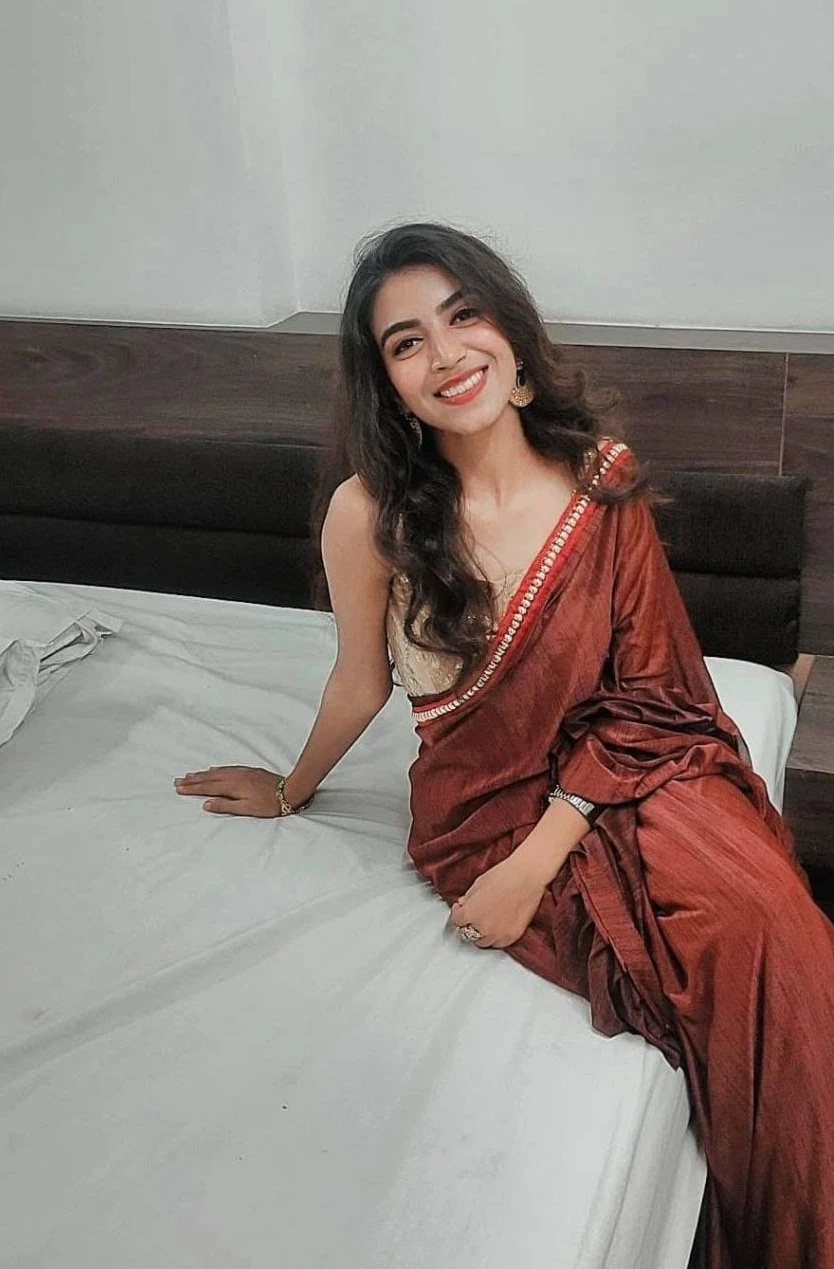 Damini Sharma – Indian escort in Surat — 1 / 2