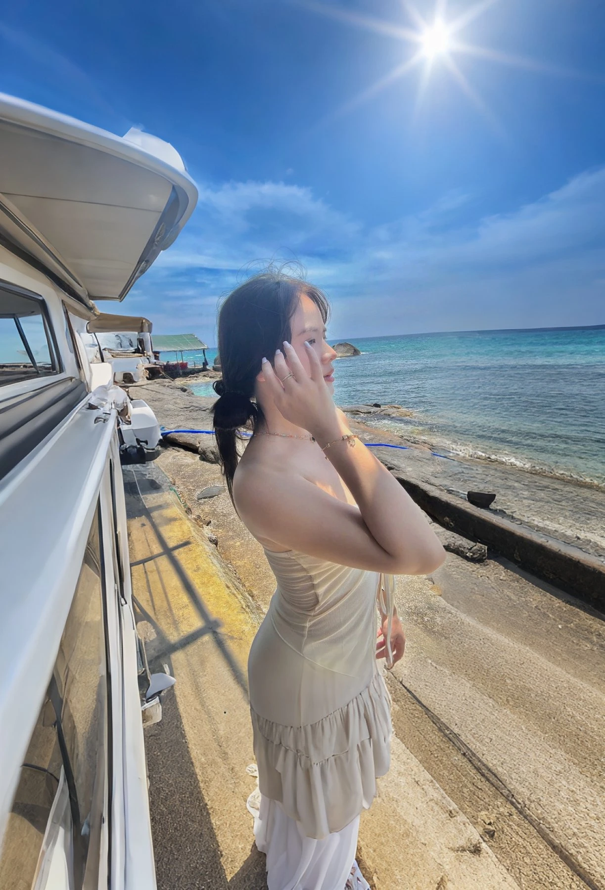 Elly – Filipino escort in Ho Chi Minh City — 9 / 20