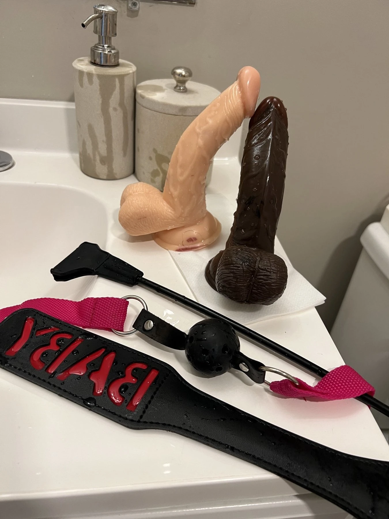 Mistress Scarlette – Ugandan dominatrix in Kampala — 2 / 5