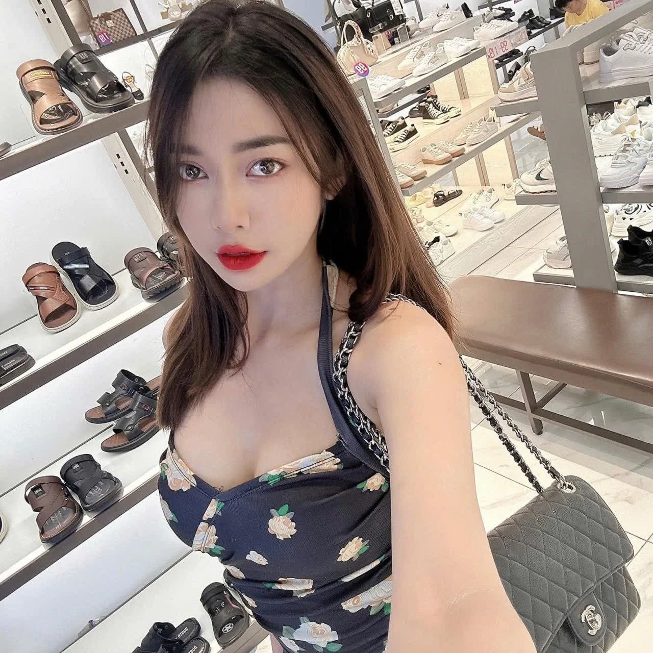 Helen – escort in Mumbai — 4 / 7