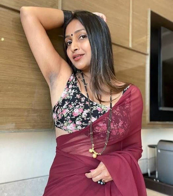 Ayushi Singh Call Girls Best – Indian escort in Bangalore — 1 / 5