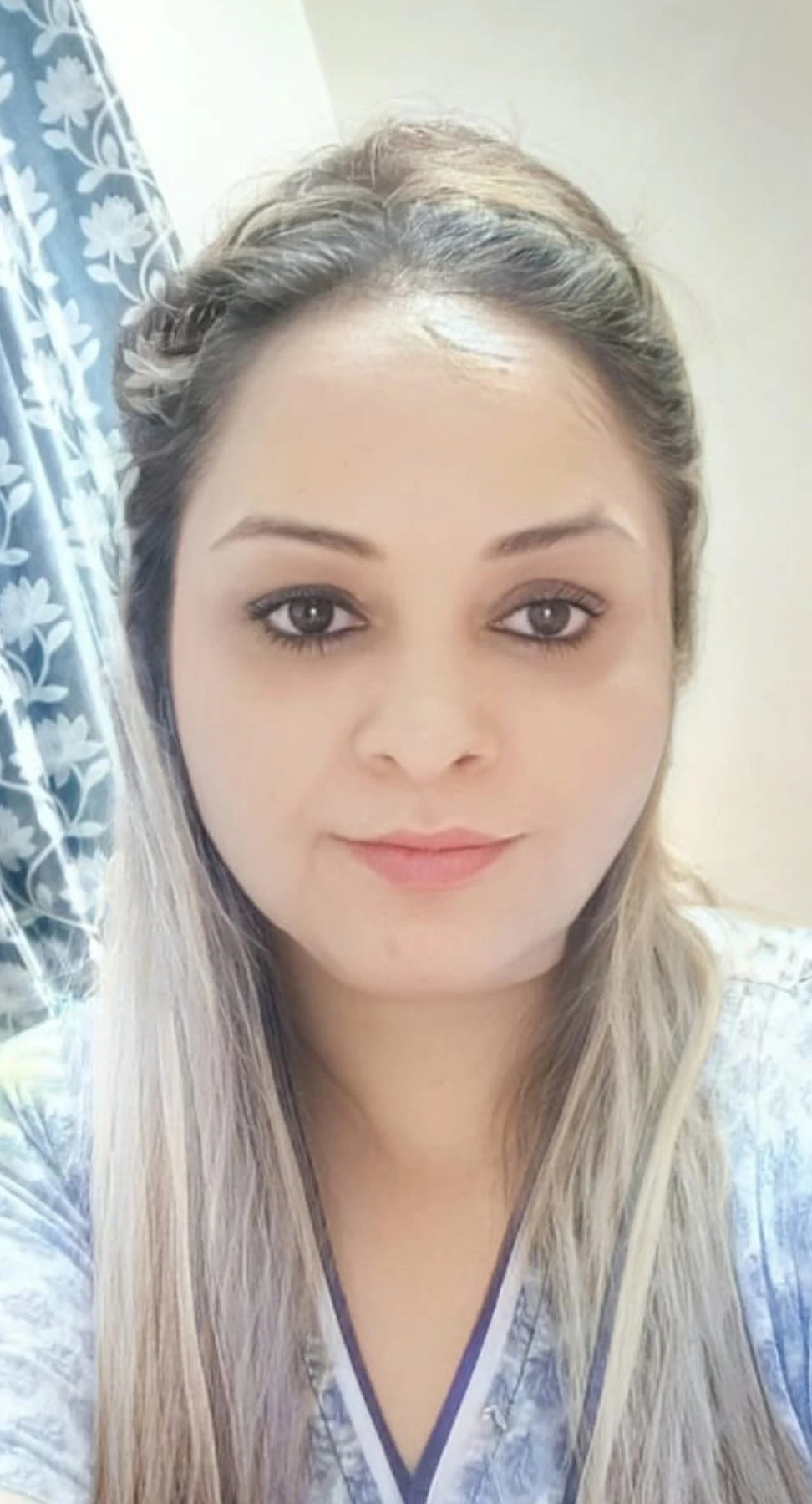 Sonia – Indian escort in Mumbai — 1 / 2