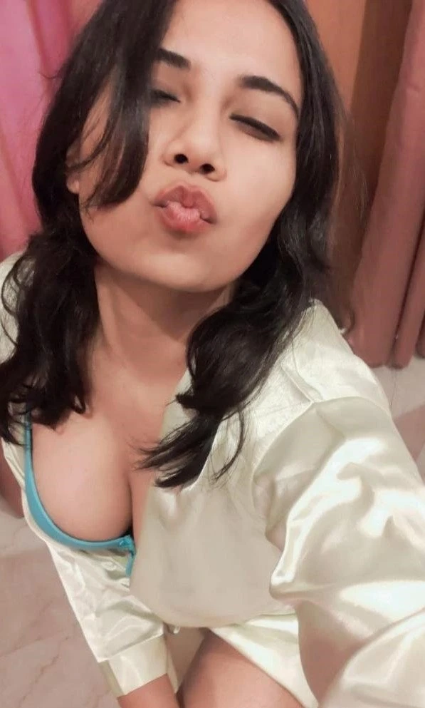 Amayra – Indian escort in Mumbai — 2 / 7