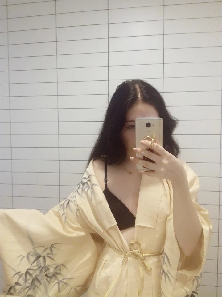 Kate – Finnish escort in Seoul — 4 / 5