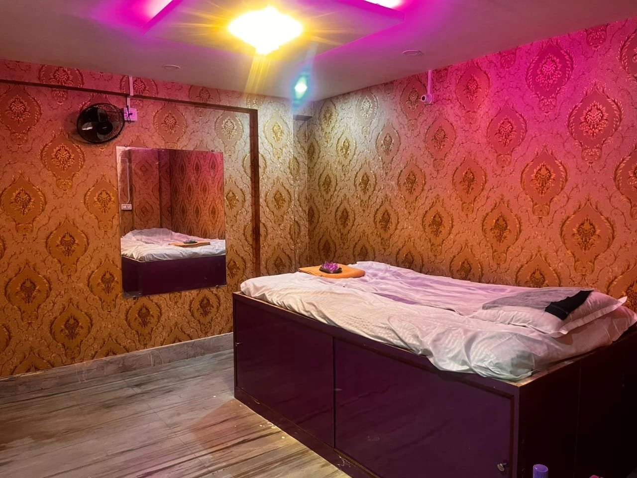 Love 100 Spa – Indian escort agency in Kolkata — 8 / 10