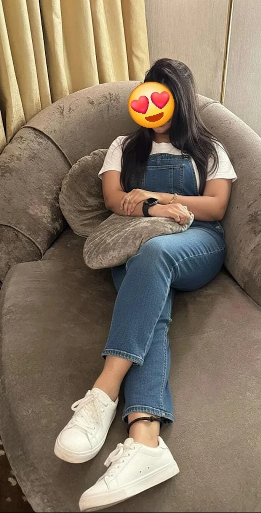 Reena Independent 22 Yrs Model – Indian escort in Mumbai — 9 / 13