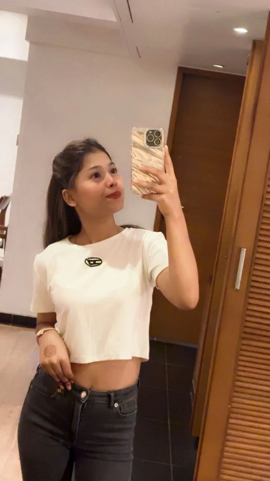Aarti – escort in Lucknow — 4 / 5