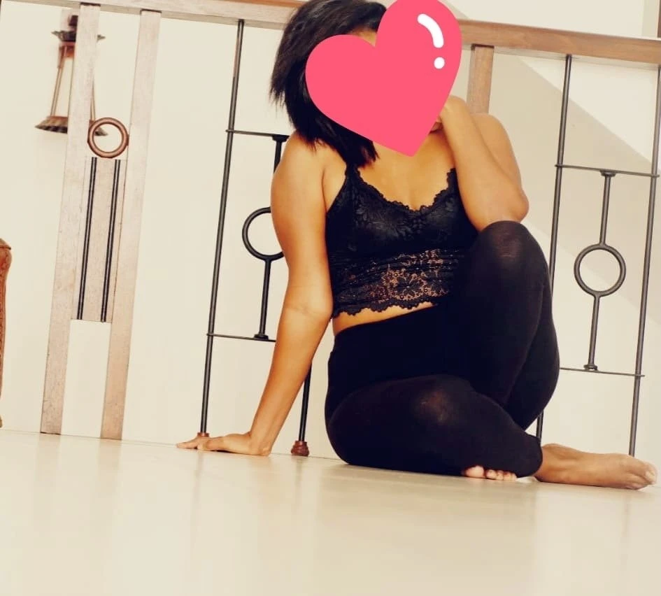 Anushi – Sri Lankan escort in Colombo — 6 / 8