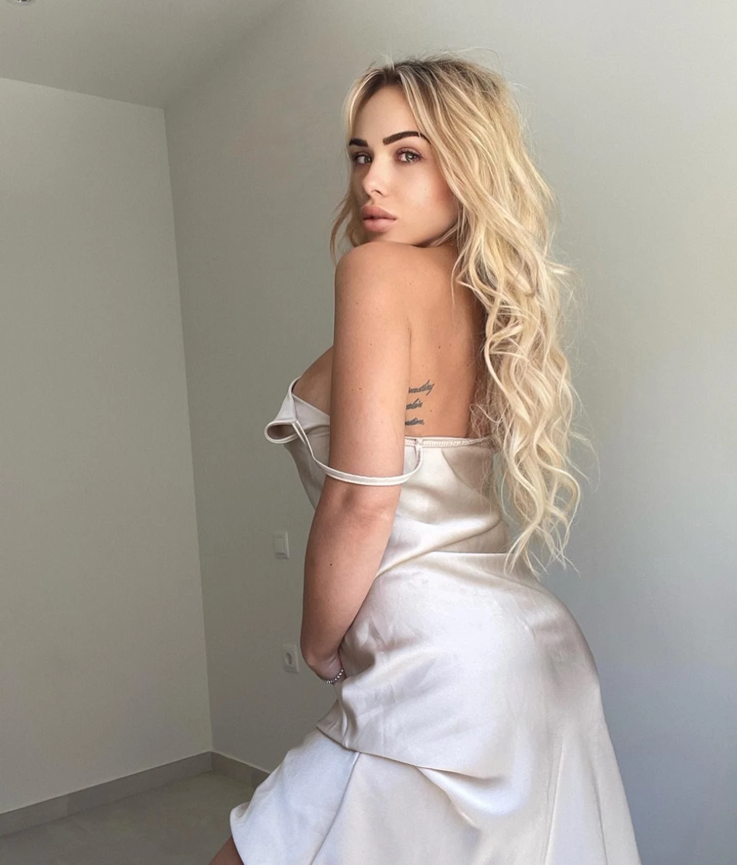 Eva Bardot – Spanish escort in Seoul — 5 / 14