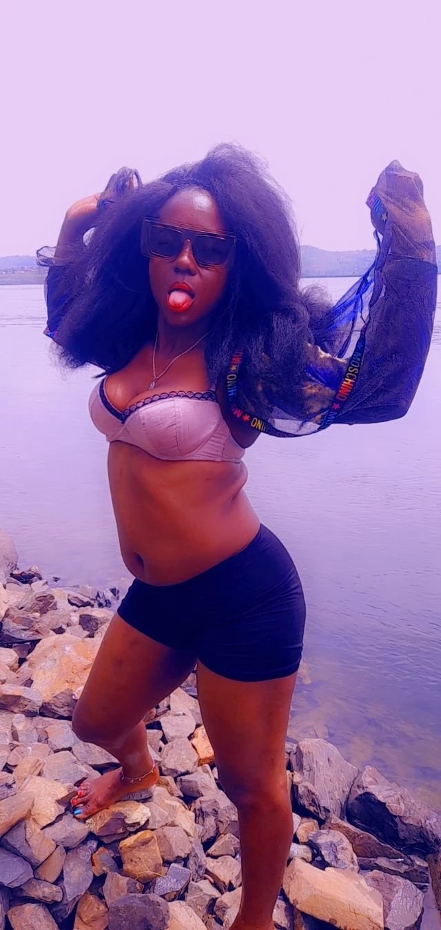 Cindy – Tanzanian escort in Pune — 5 / 7