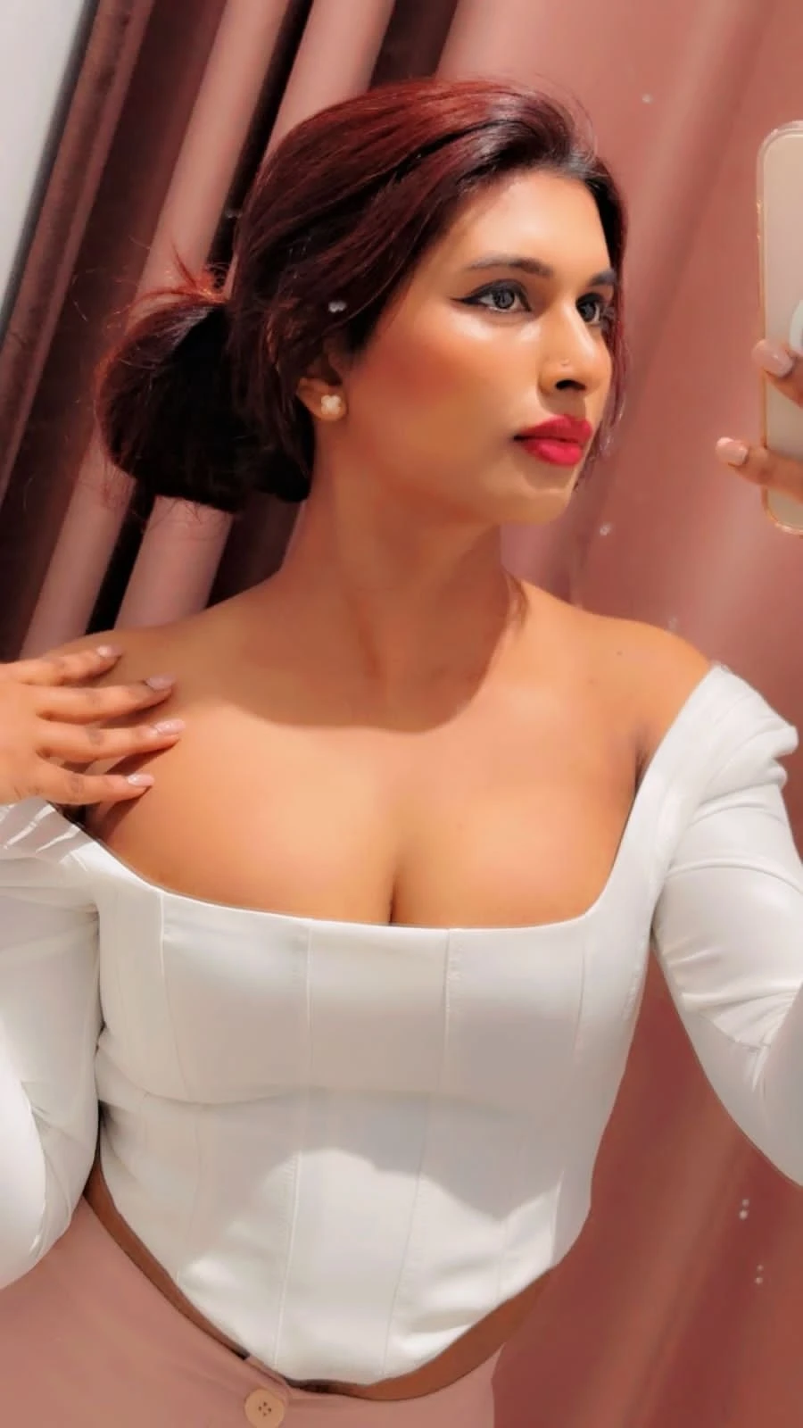 Amadi GEF & CAM – Sri Lankan escort in Colombo — 15 / 27