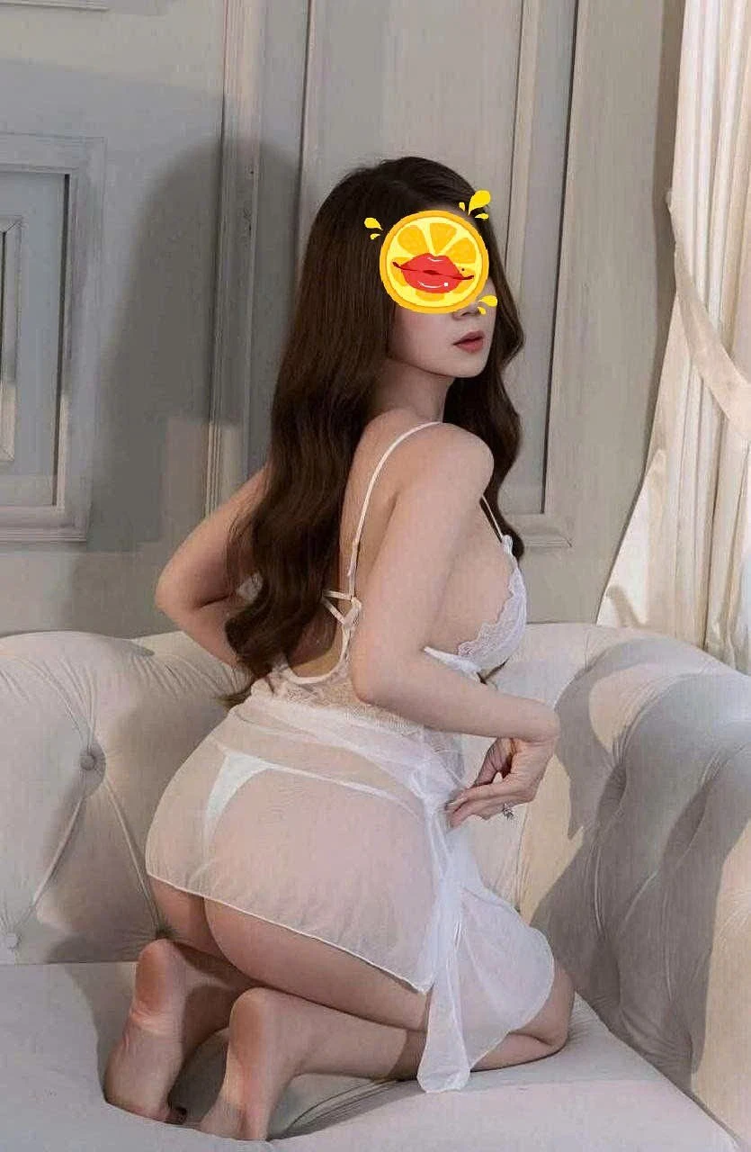Anna – Chinese escort in Kathmandu — 9 / 15