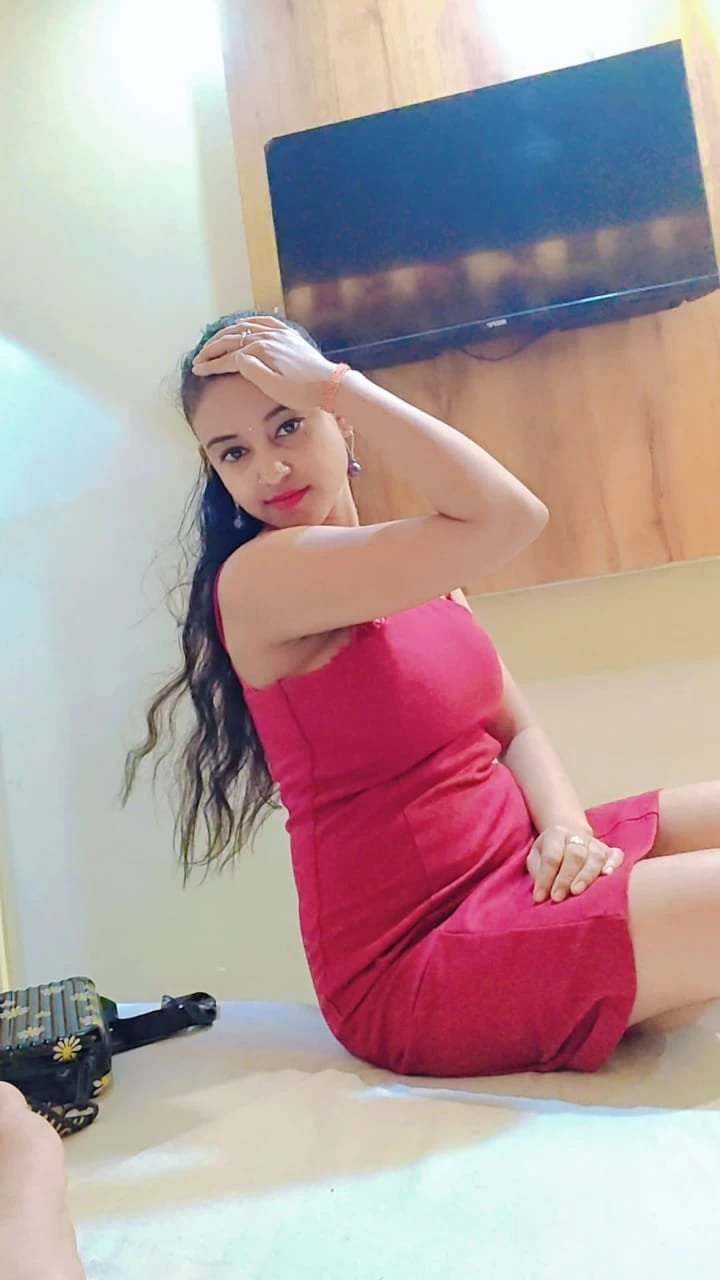 Janhvi Webcam and Real Meeting – Indian escort in Hyderabad — 1 / 3