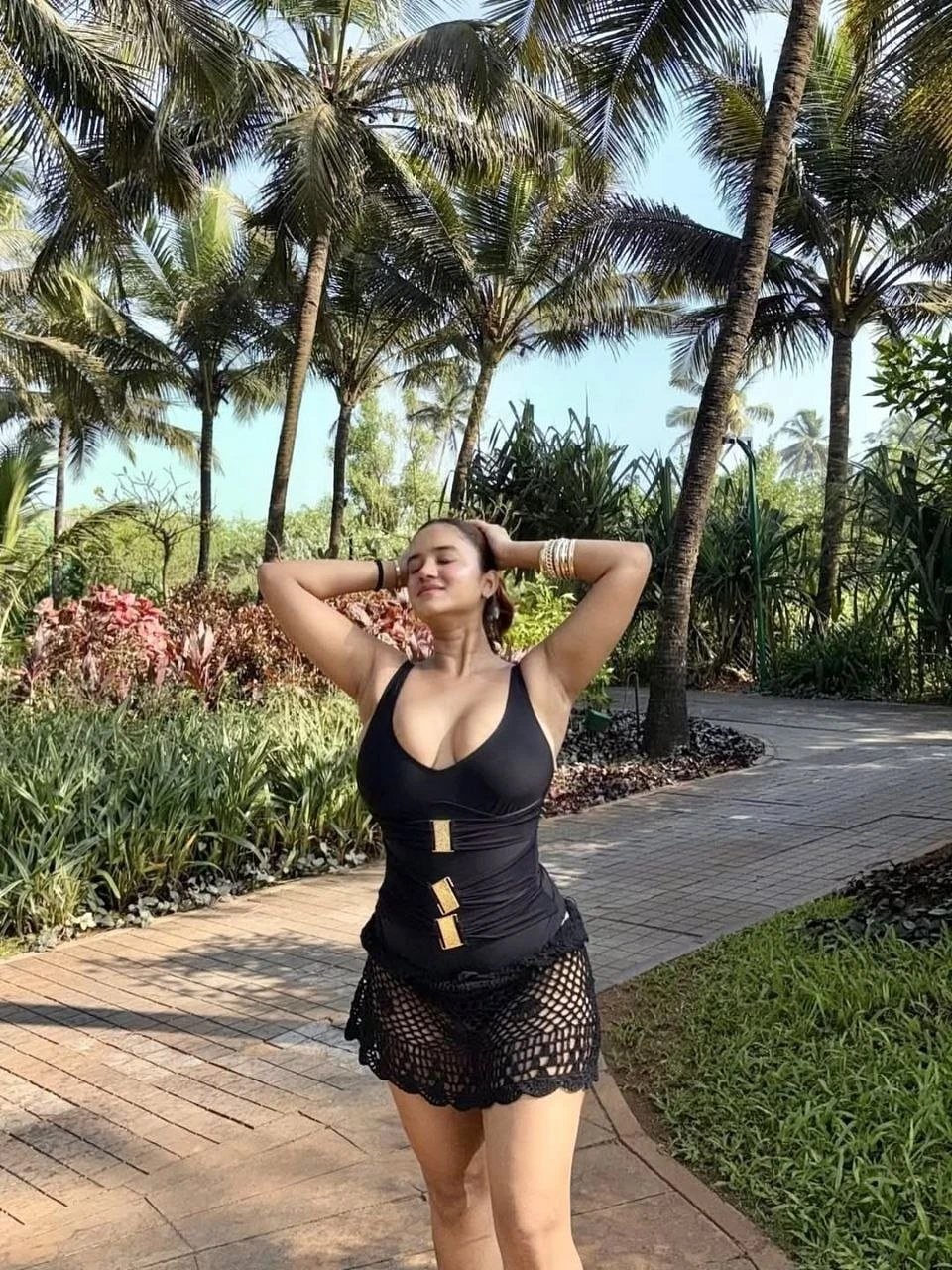 Komal – Indian escort in Candolim, Goa — 2 / 3