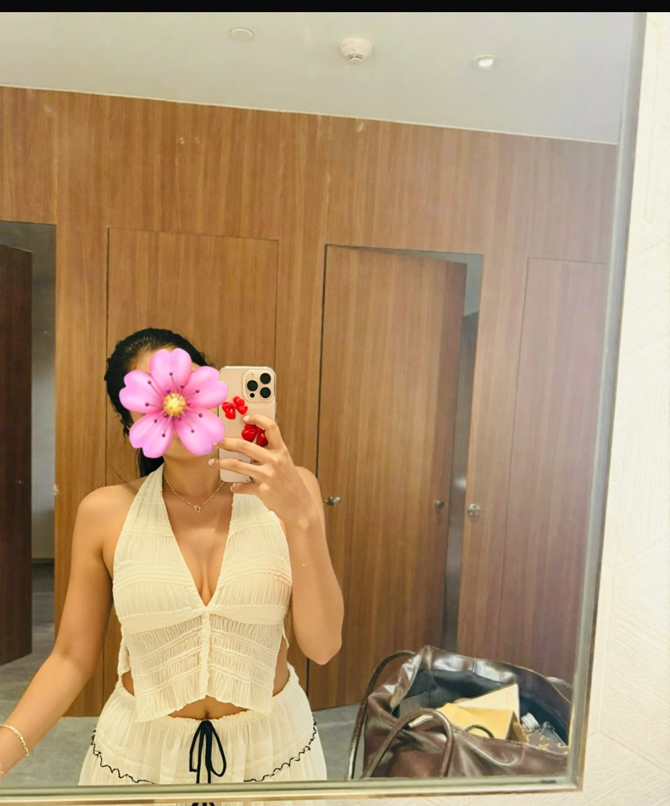 Amy independent – Sri Lankan escort in Colombo — 2 / 3