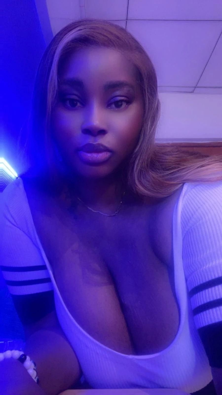 African Berry +91//923308//8294 – escort in Noida — 14 / 18