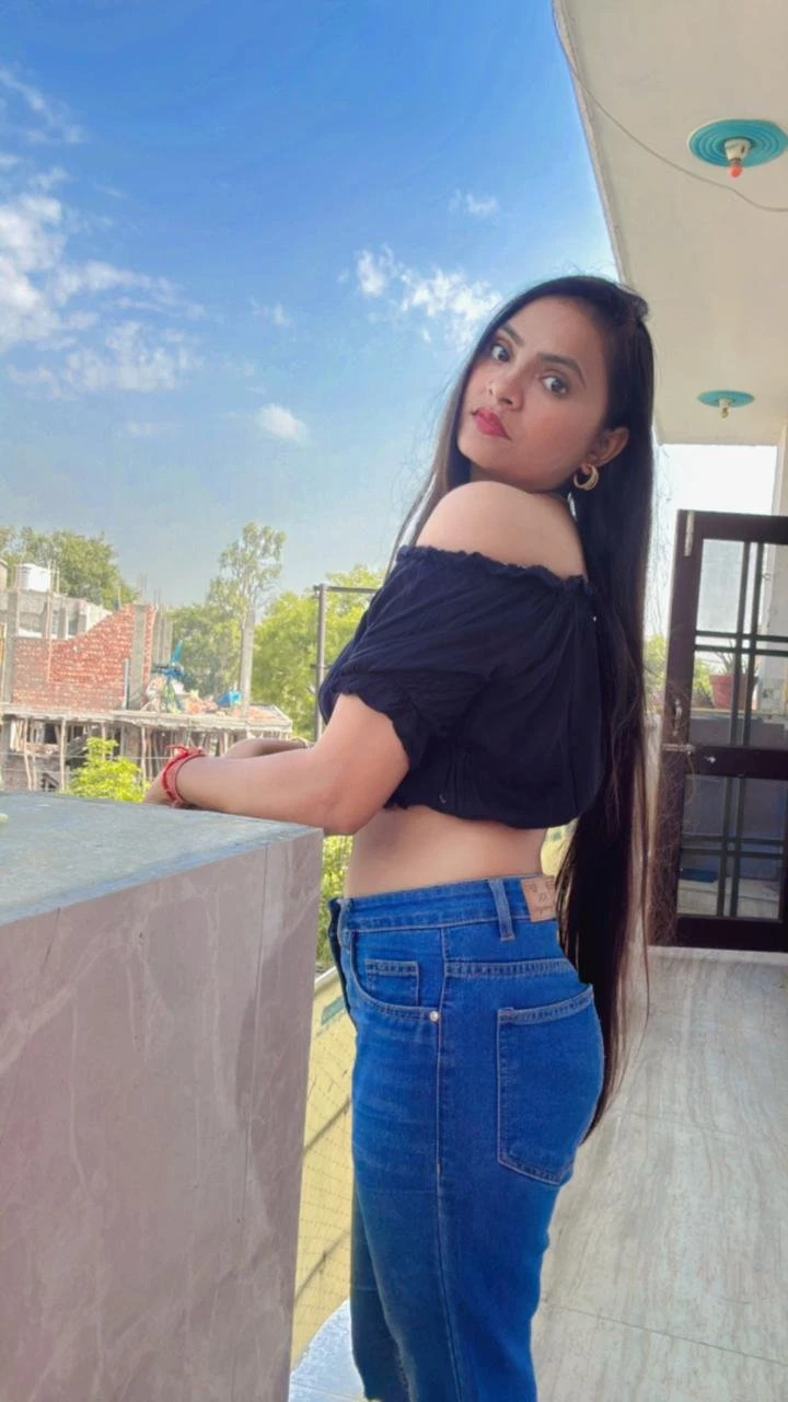 Cam or real meet – Indian escort in Mumbai — 5 / 7