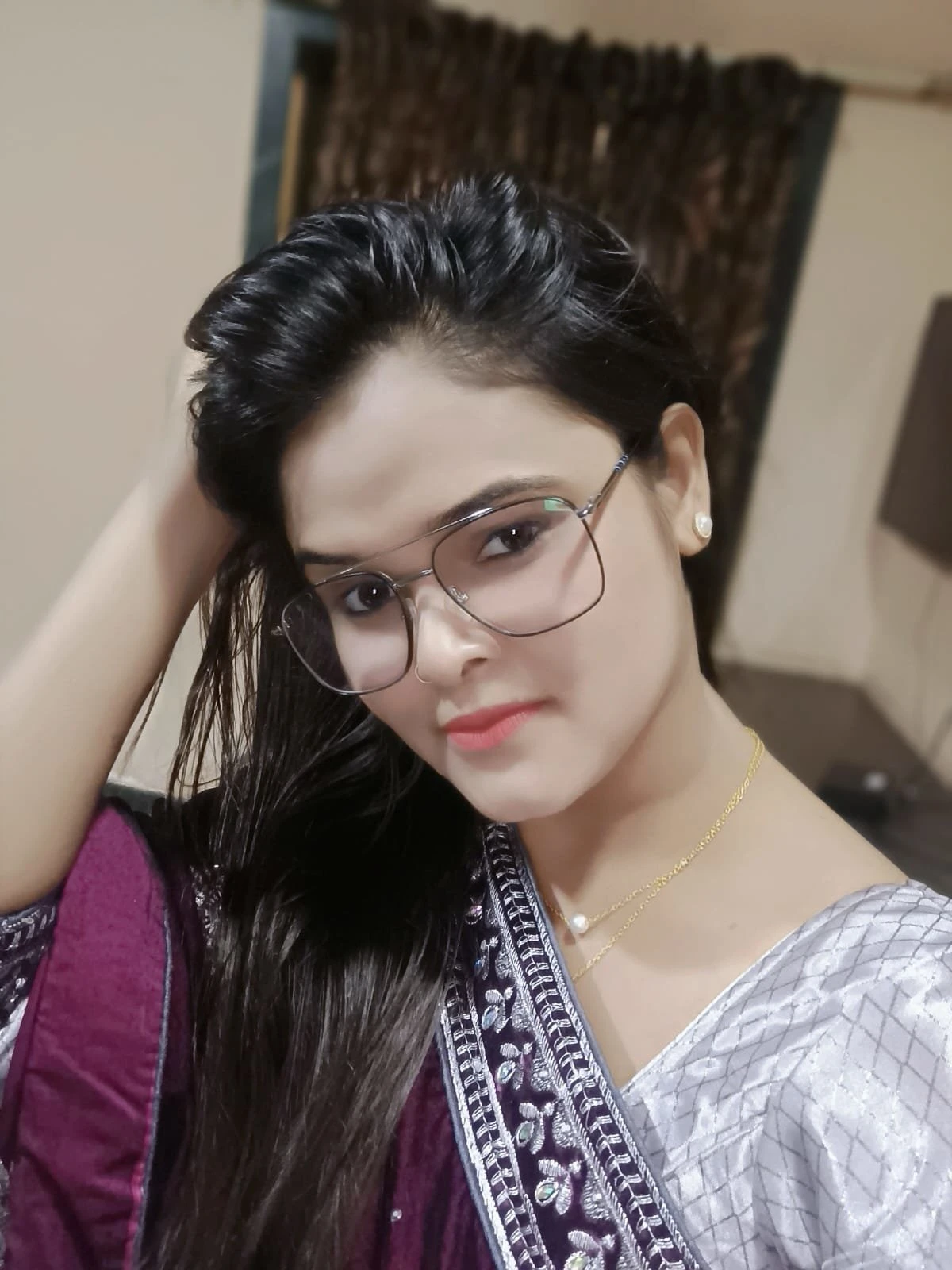 Diya Cam Show and Real Independent – Indian escort in Mumbai — 5 / 6