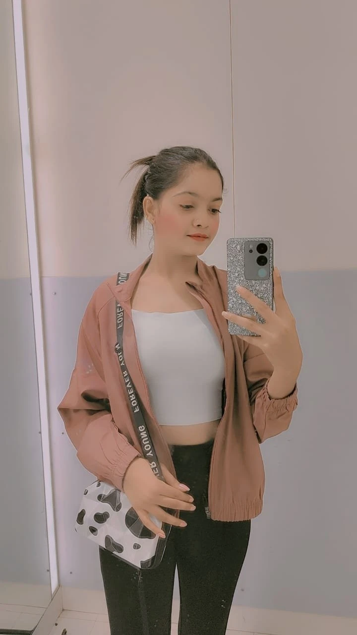 Im Sexy Call Girls Full Service Book Hyd – Indian escort in Hyderabad — 2 / 3