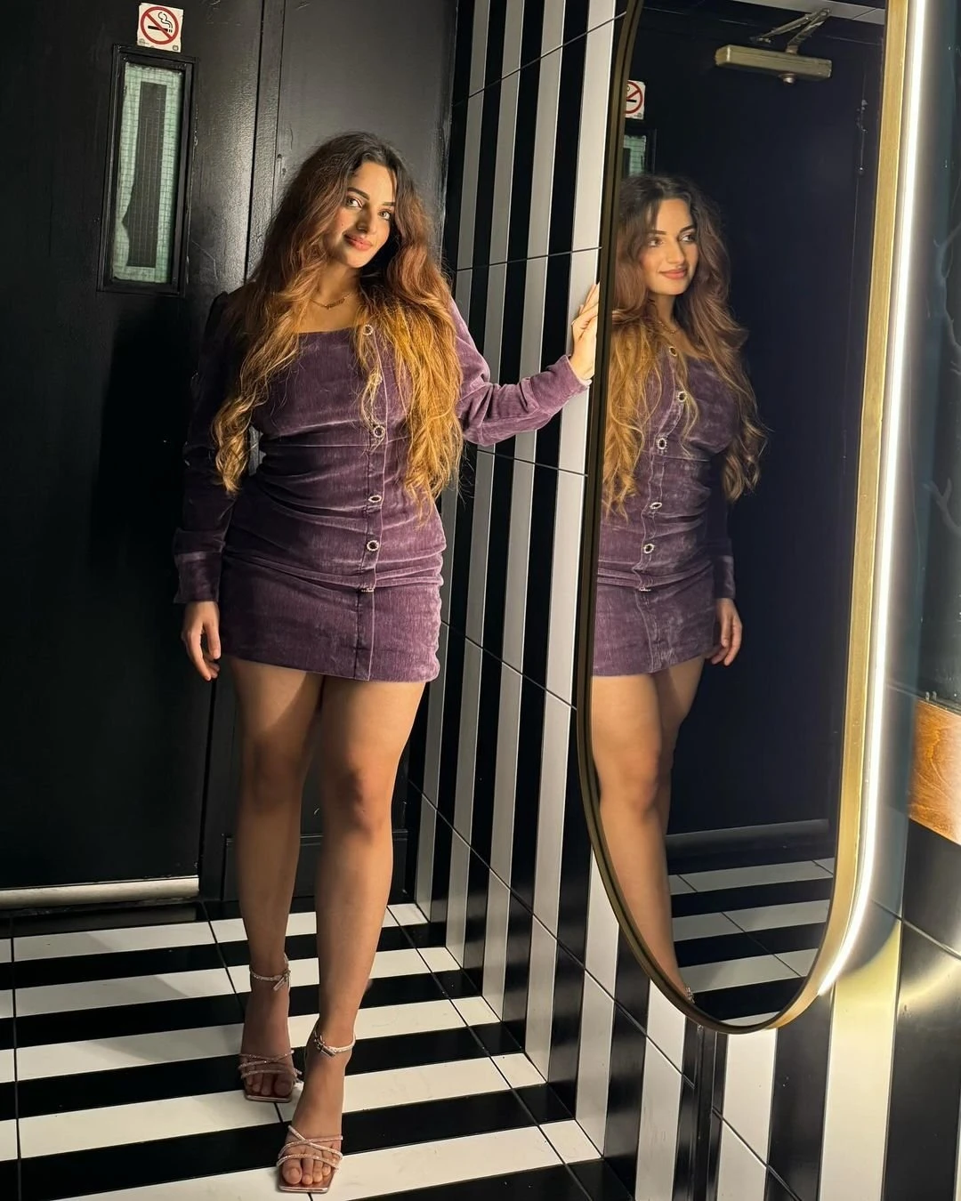 Vedika Escorts Service – Indian escort in Hyderabad — 1 / 3