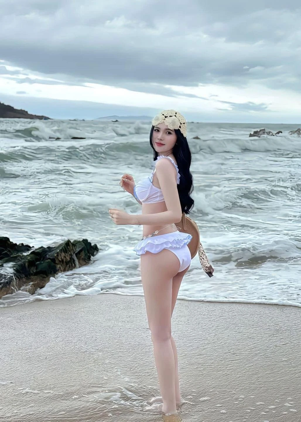 Nini Love Penis 59$ – Vietnamese escort in Da Nang — 3 / 9