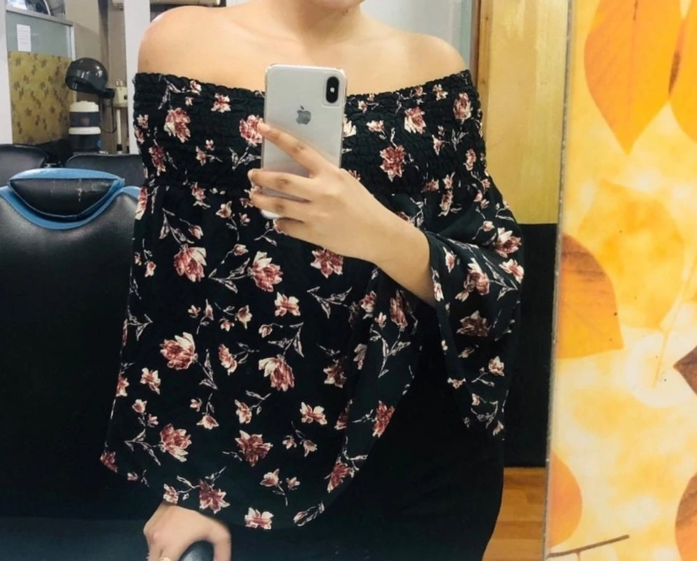 Neelam Thakur – Indian escort in Mumbai — 2 / 3