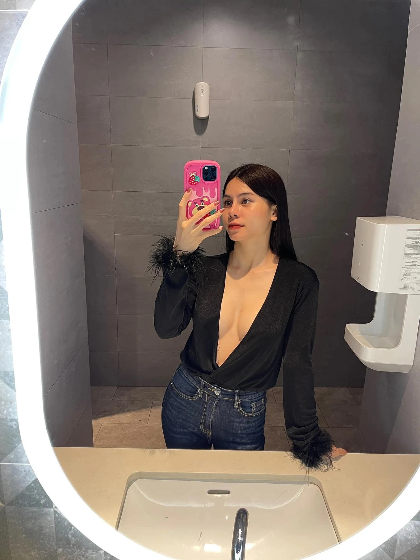 Hanny – Vietnamese escort in Hyderabad — 3 / 5