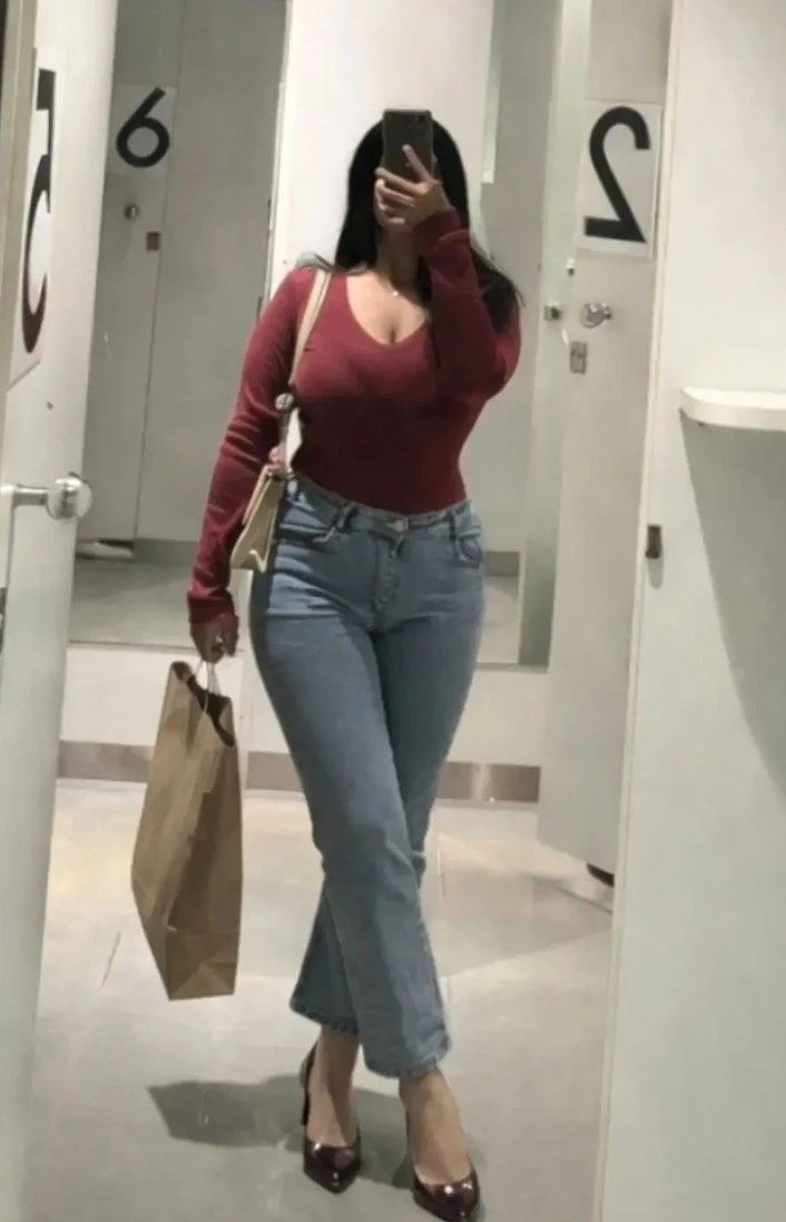 Nikita – Indian escort in Mumbai — 1 / 6