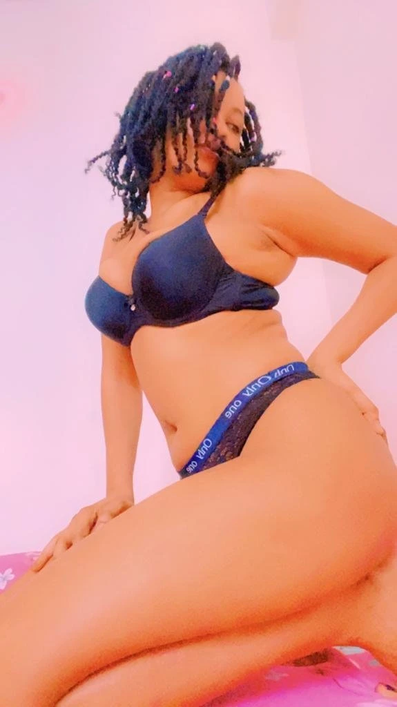 Siara – Burundian escort in Hyderabad — 3 / 7
