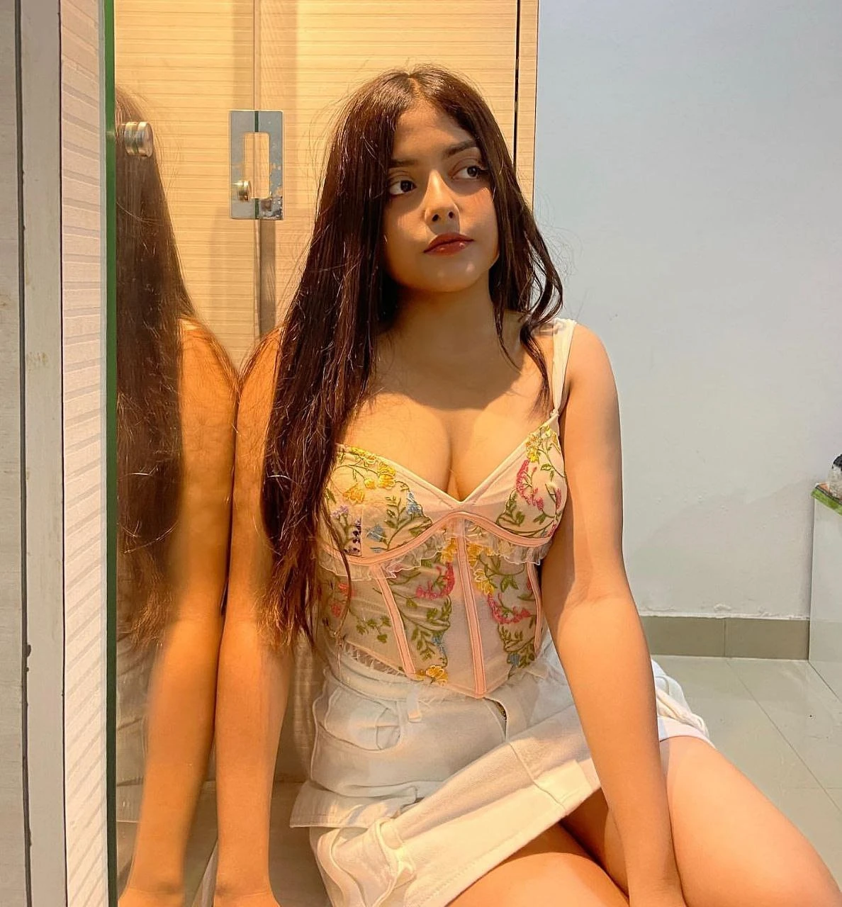 Anvi – Indian escort in Kolkata — 3 / 5