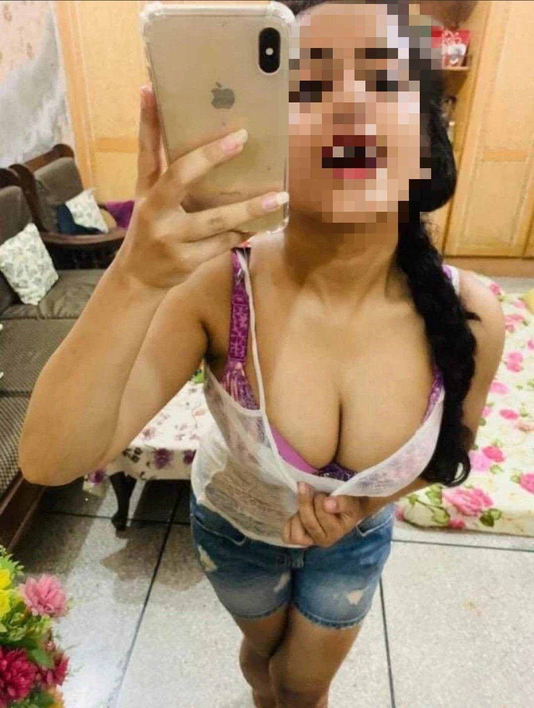 Radhika Cam and Real Meet – Indian escort in Bangalore — 3 / 5