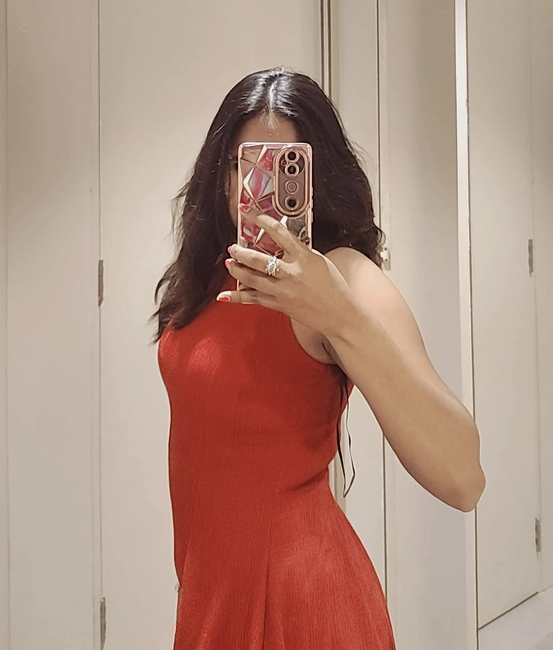 Yuvika Joshi – Indian escort in Pune — 1 / 2