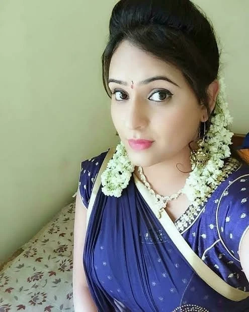 Professional Escort Service – Indian escort agency in Lucknow — 3 / 4