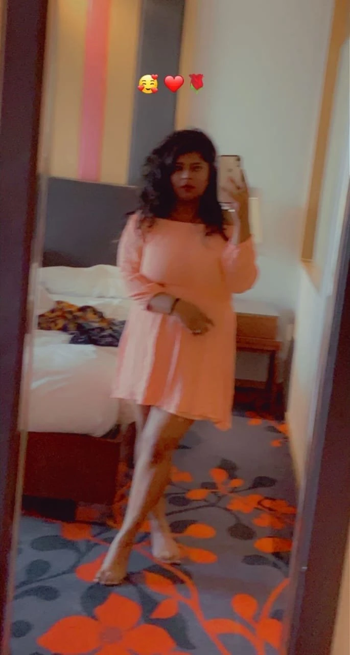 Neha – Indian companion in Mumbai — 3 / 4