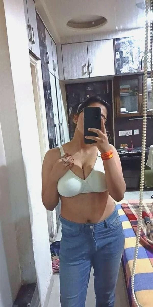 Kajal Reddy – Indian escort in Kozhikode — 3 / 6