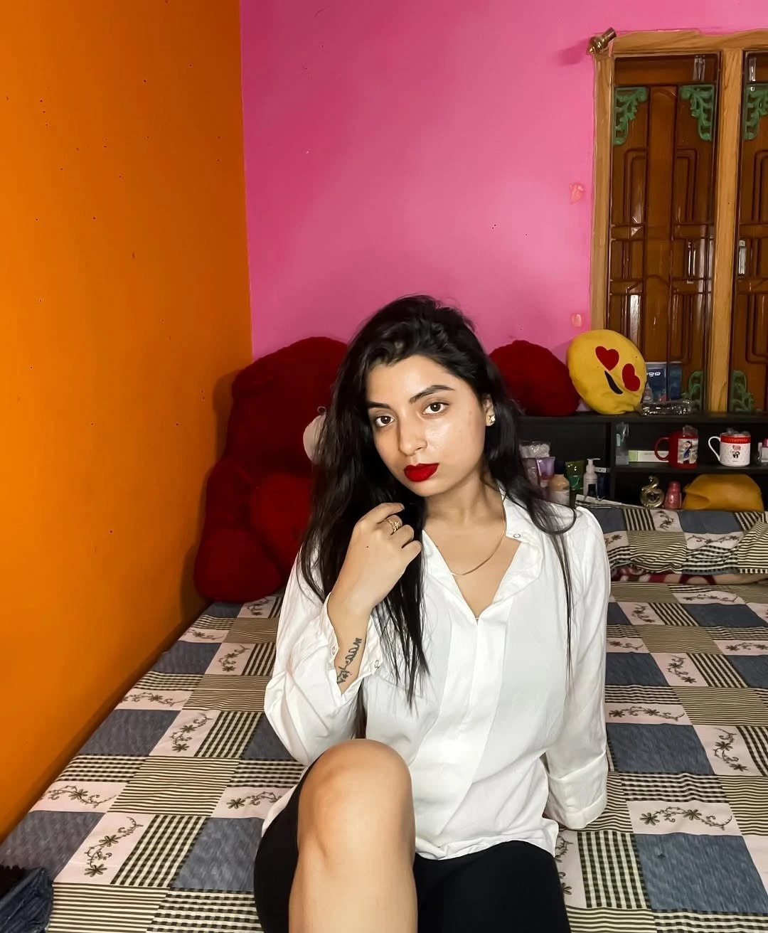 Myself Service Cash Payment – Indian escort in Kolkata — 3 / 5