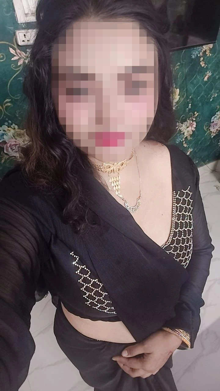 Zara Available for Real Meets – Indian escort in Kolkata — 3 / 5