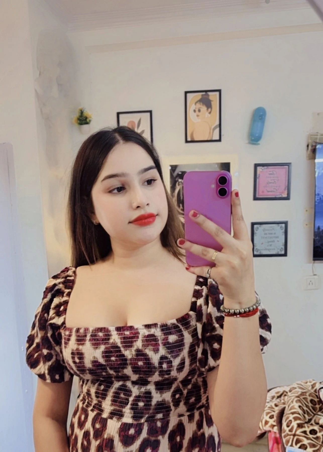 Riya Choudhary – Indian escort in Gurgaon — 3 / 13