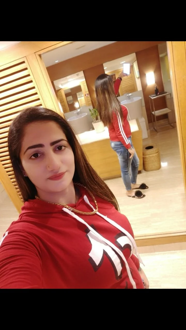 Jiya Hi Profile – Indian escort in Mumbai — 1 / 6