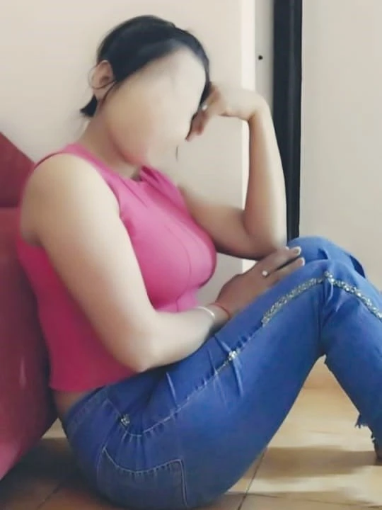 Meethi – Indian escort in New Delhi — 9 / 16