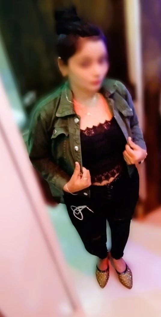 Neelu – Indian escort in Mumbai — 2 / 4