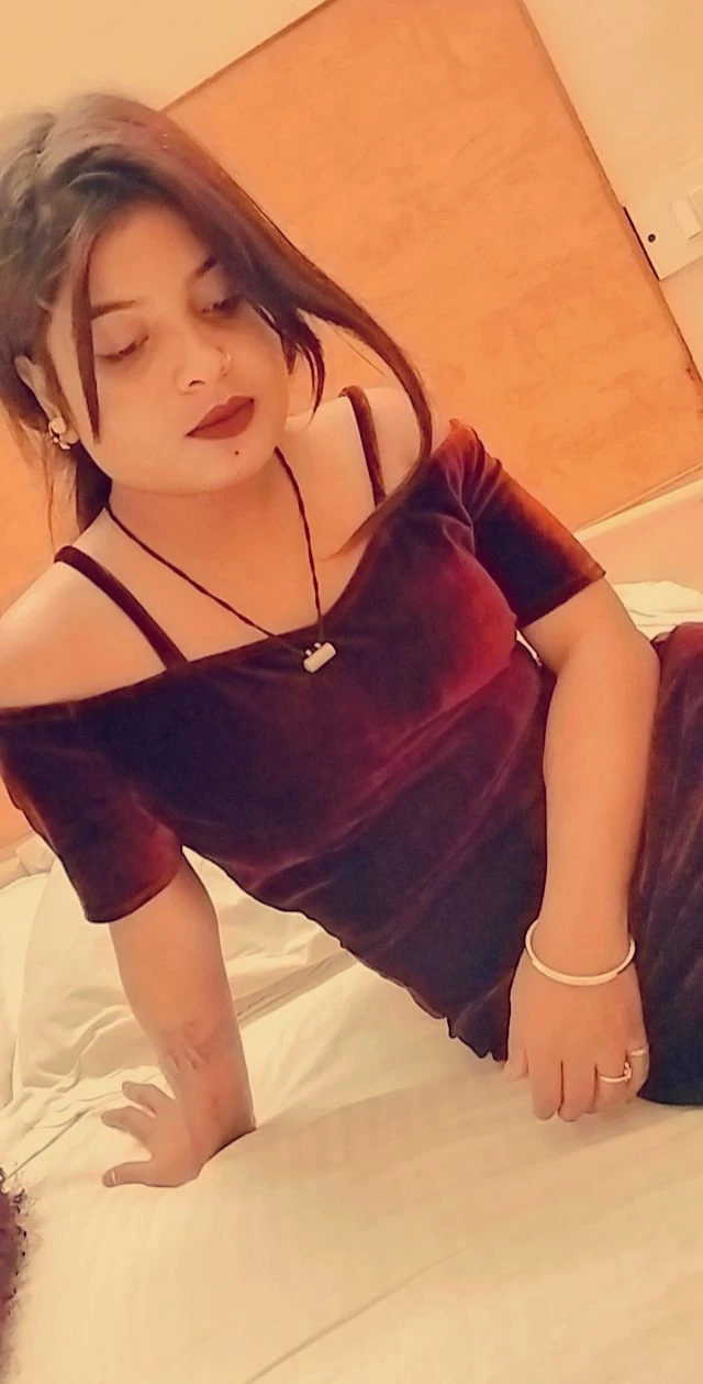Soniya Sharma – Indian escort in Hyderabad — 2 / 3