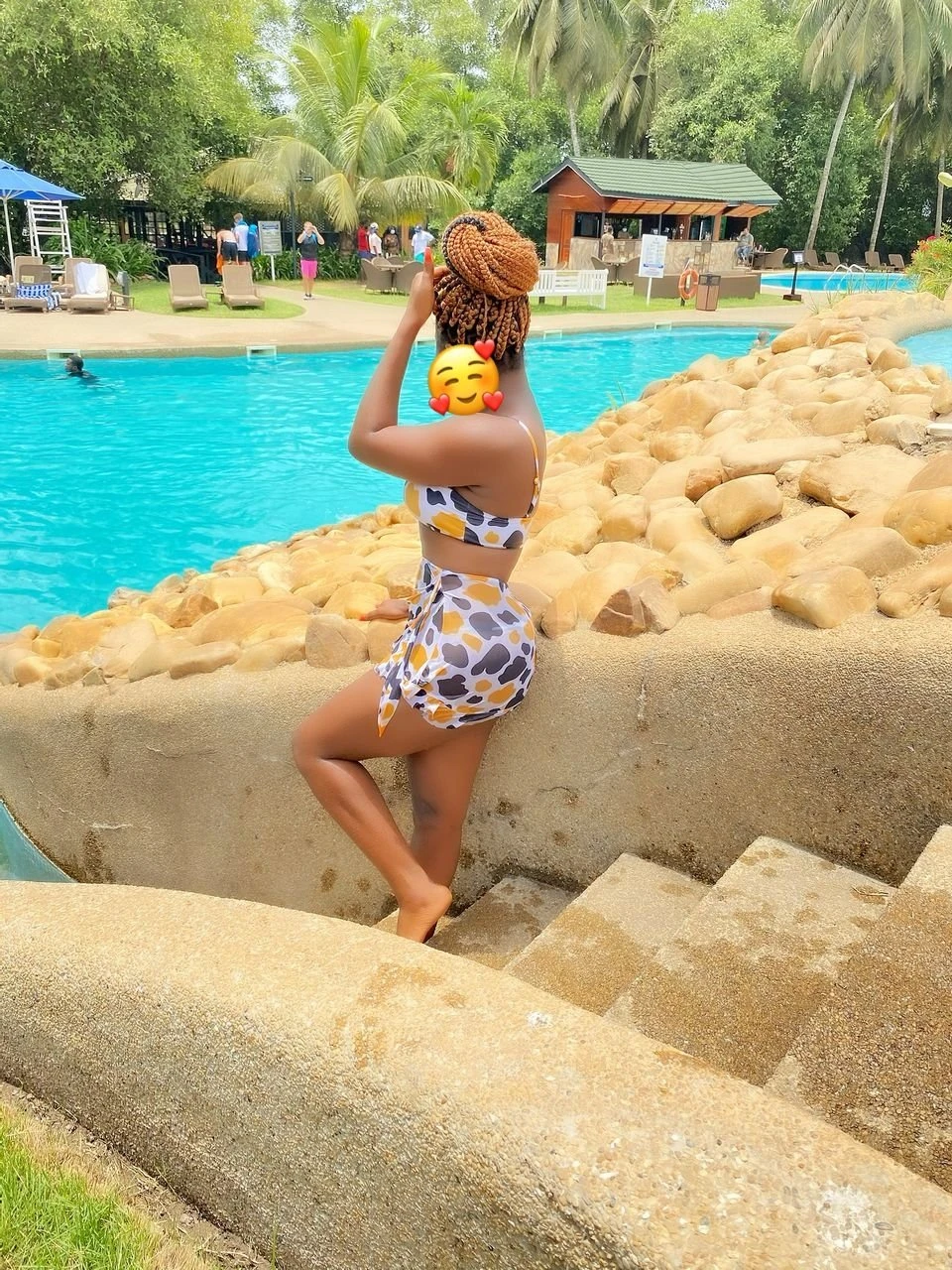 Cookie – Ghanaian escort in Lomé — 3 / 4